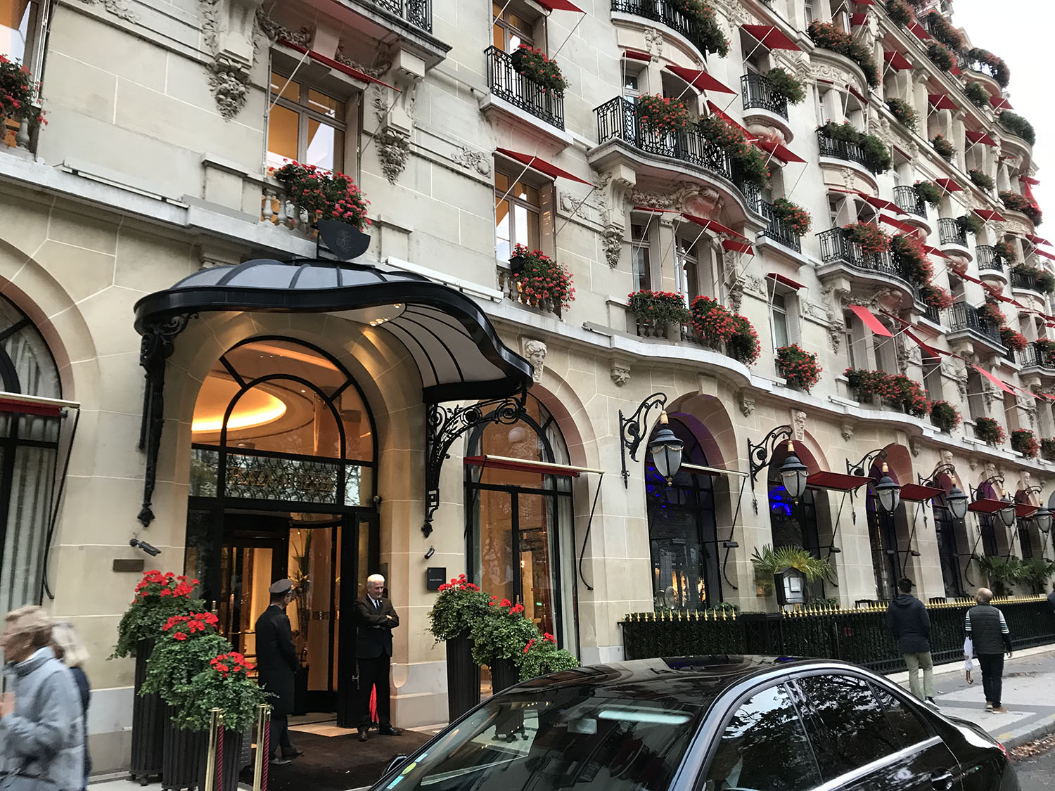 Hotel Plaza Athenee Paris Paris Hotelのインテリア インテリアコーディネート Jay Blue